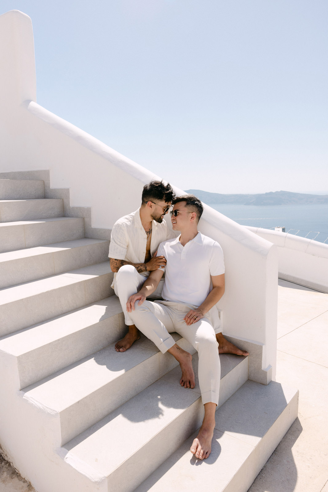 https://annaroussos.com/wp-content/uploads/2023/02/same-sex-wedding-in-santorini-20.jpg