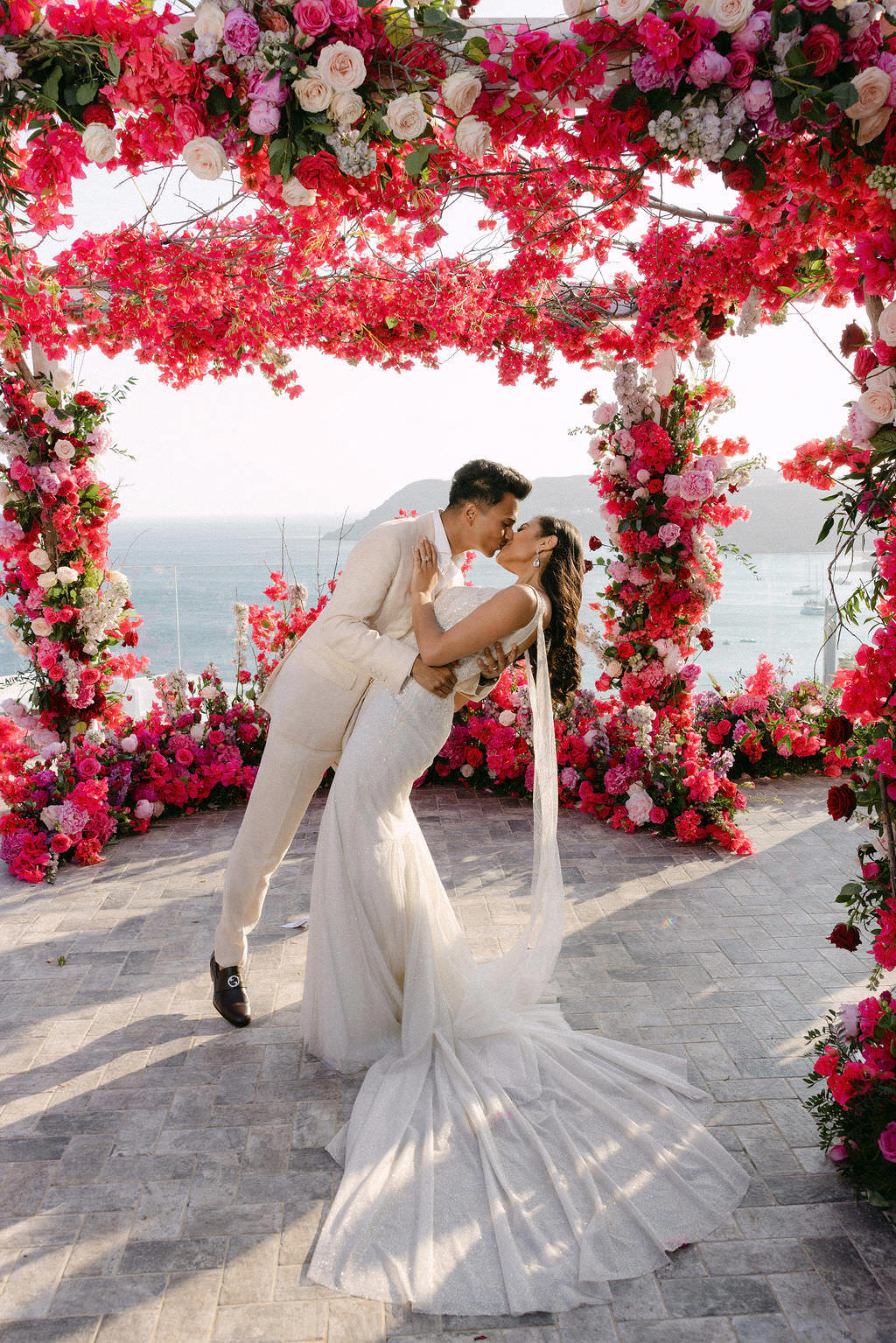 https://annaroussos.com/wp-content/uploads/2023/06/Anna-Roussos-Wedding-Photographer-in-Europe-63.jpg